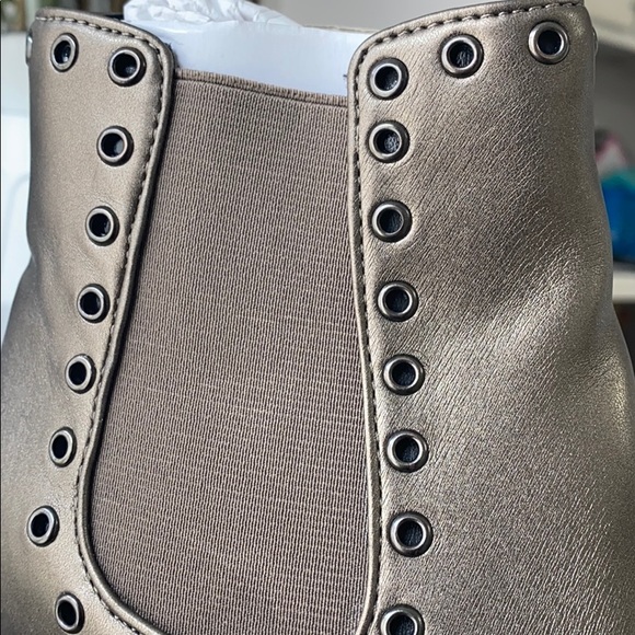 Pewter platform chunky pull-on boots - Picture 5 of 5